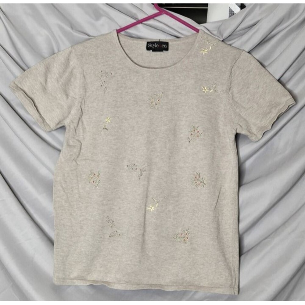 Style and Co Short Sleeve Sweater Medium Knit Embroidered Floral Cottage Cotton